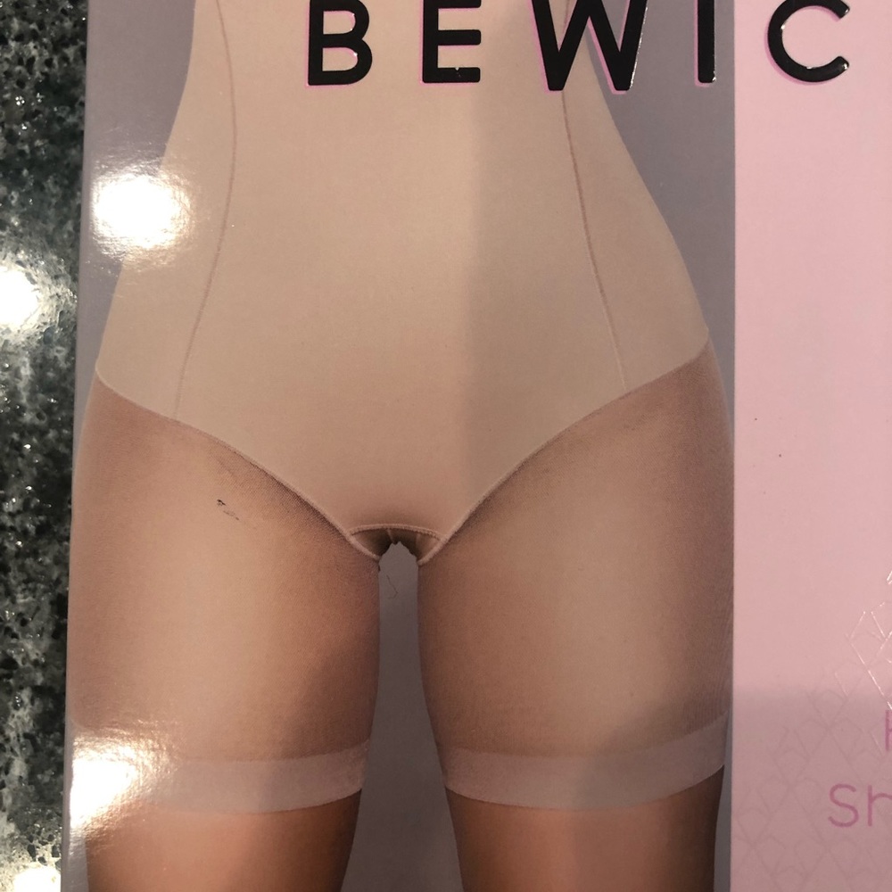 ⭐️ BNIB Be Wicked Nude Shapewear Short Womans L/XL